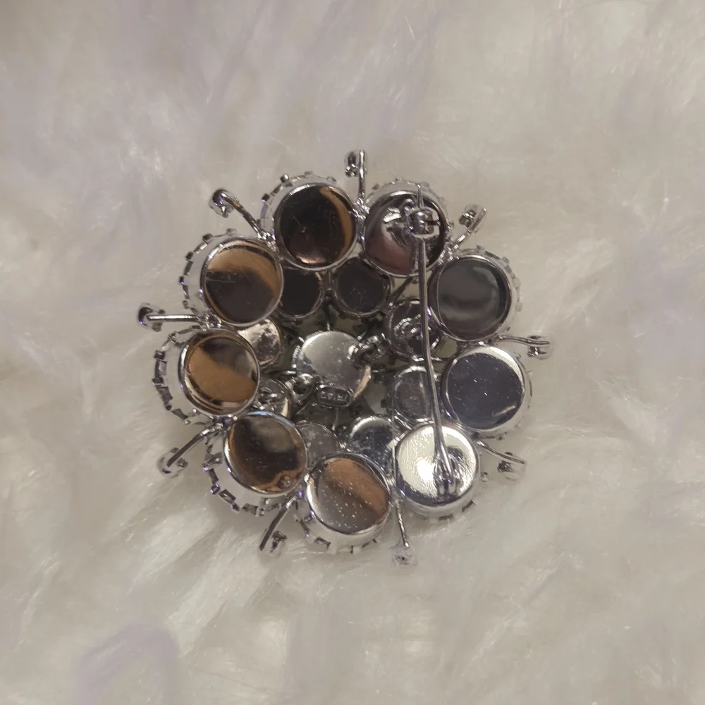 ELEGENT SIGNED VINTAGE BROACH - Picture 4 of 4